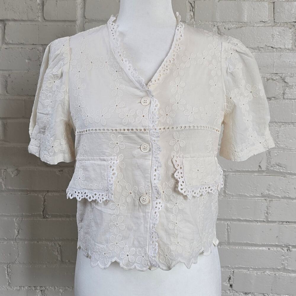 La Chapelle Cream Coquette Cropped Button-up Blouse┃Cottagecore Eyelet Lace